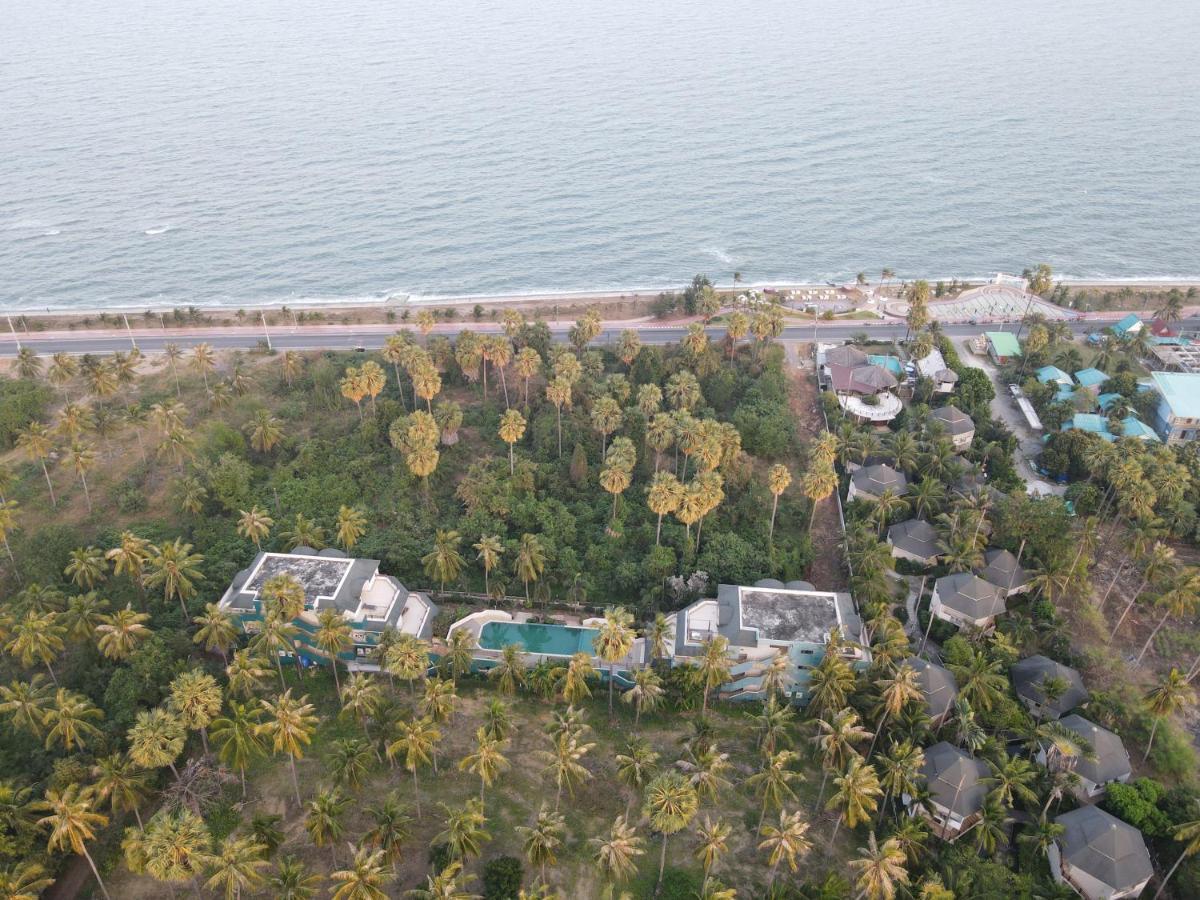 Tanaosri Resort Pranburi Bagian luar foto